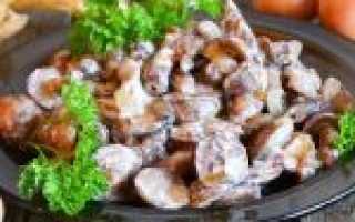 Как приготовить жареные маслята со сметаной и луком