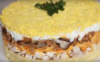 Слоеный салат с курицей грибами и сыром «Аппетитный»